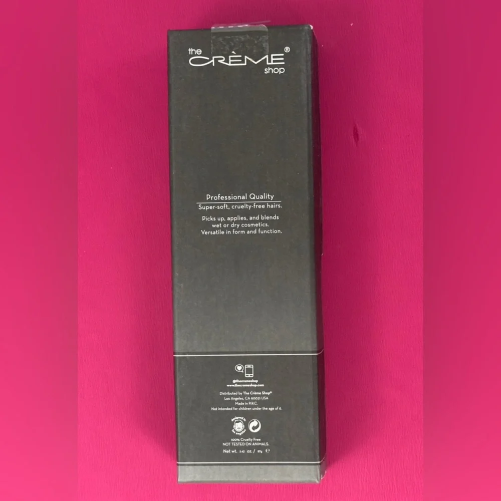 The Crème Shop HD Layered Kabuki Brush Professional Quality Wet or dry use!! NIB